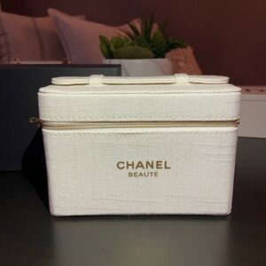 CHANEL Beaute Exclusive Makeup Box Travel Cosmetic Case Beige NEW!